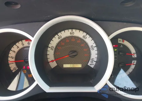 2015 Toyota Tacoma Base V6 z USA, uszkodzony, nr VIN 3TMLU4EN0FM188246